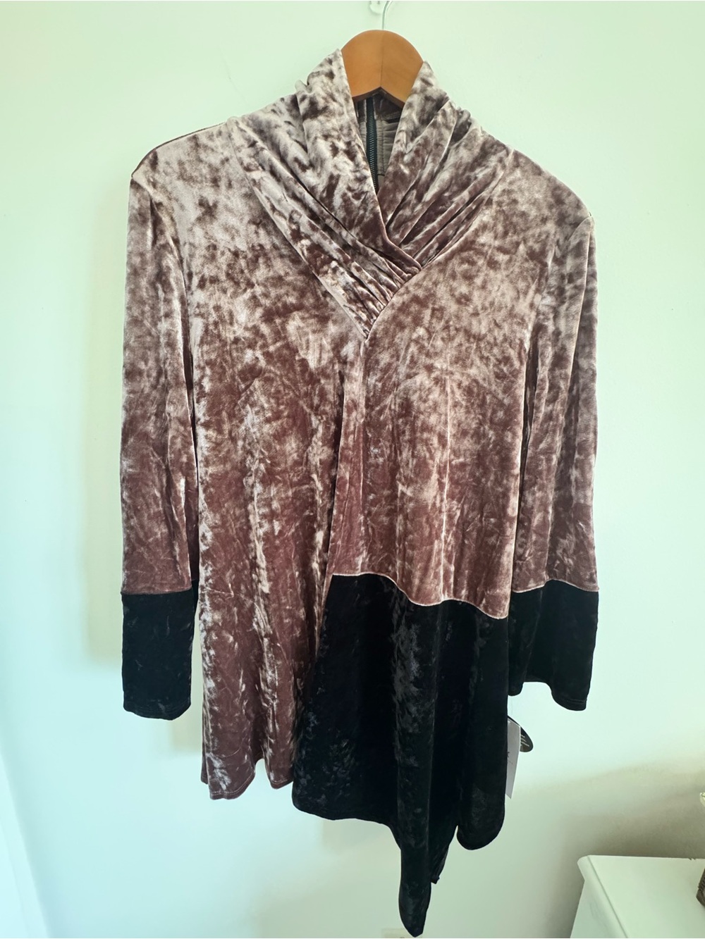 Two-Tone Crushed Velvet Tunic Top in Taupe and Black